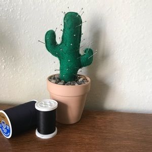 Cactus pin cushion 💕🌵💕